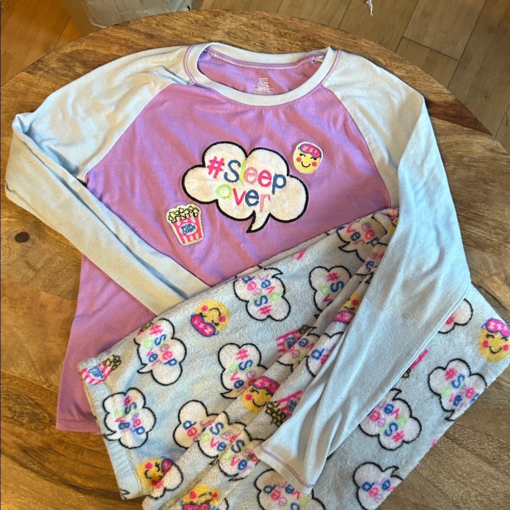 Sleep set with fuzzy pants and an extra pair of fuzzy sleep pants girls xl / 14